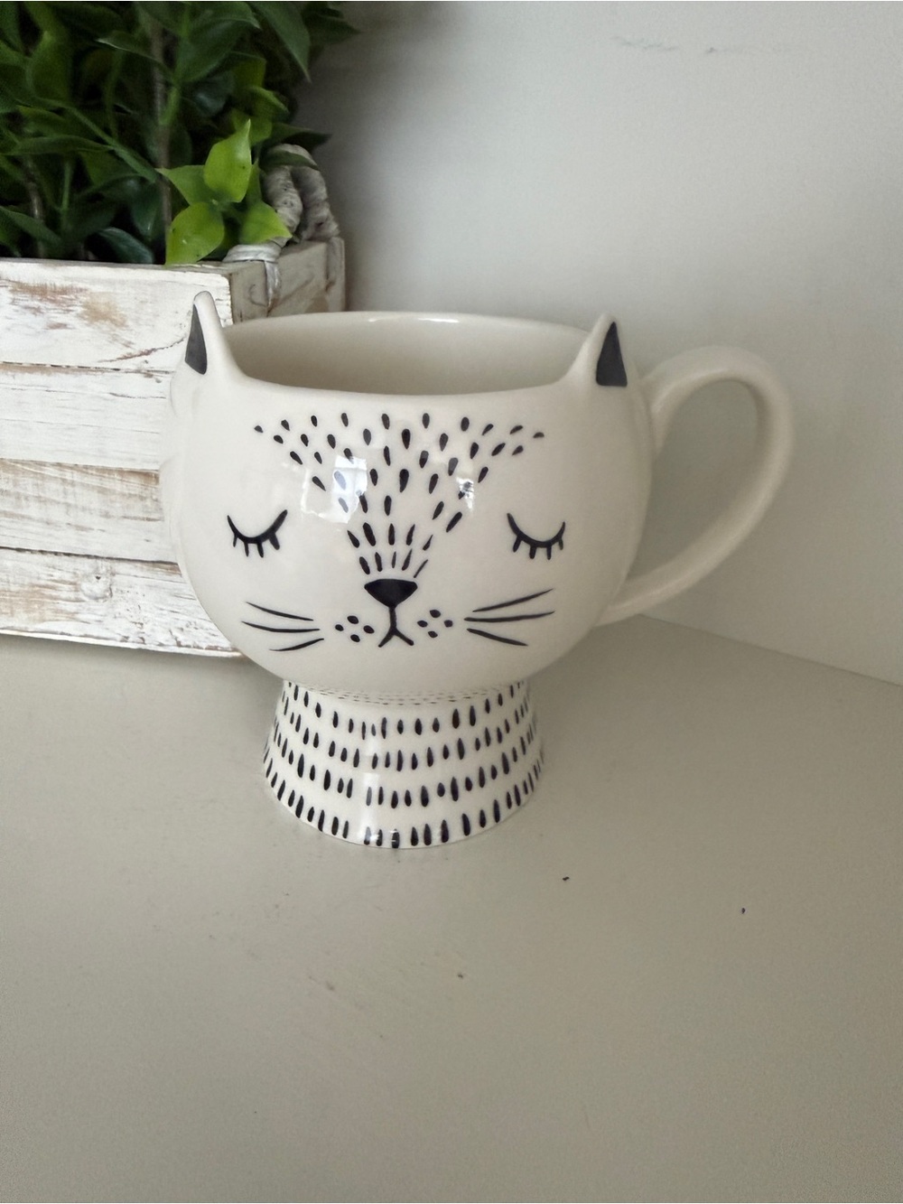 Gallery Tabletop Cat Mug Black White Ceramic Pedestal Kitty Face Oversized